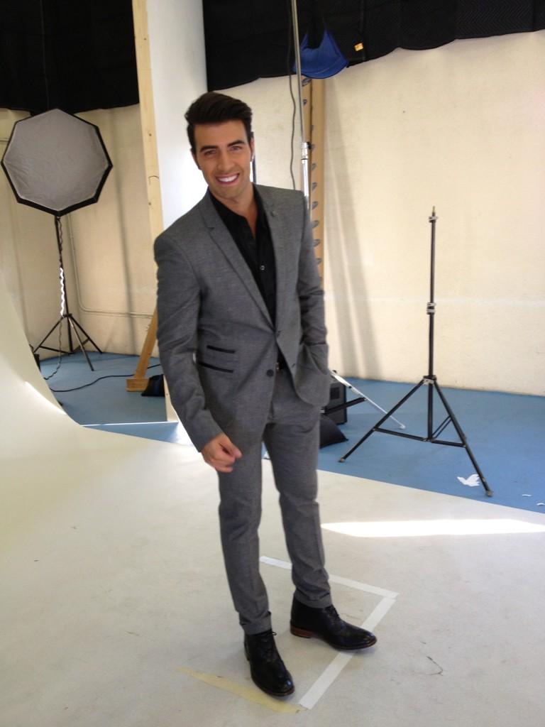 JenCarlos Canela - Home Facebook